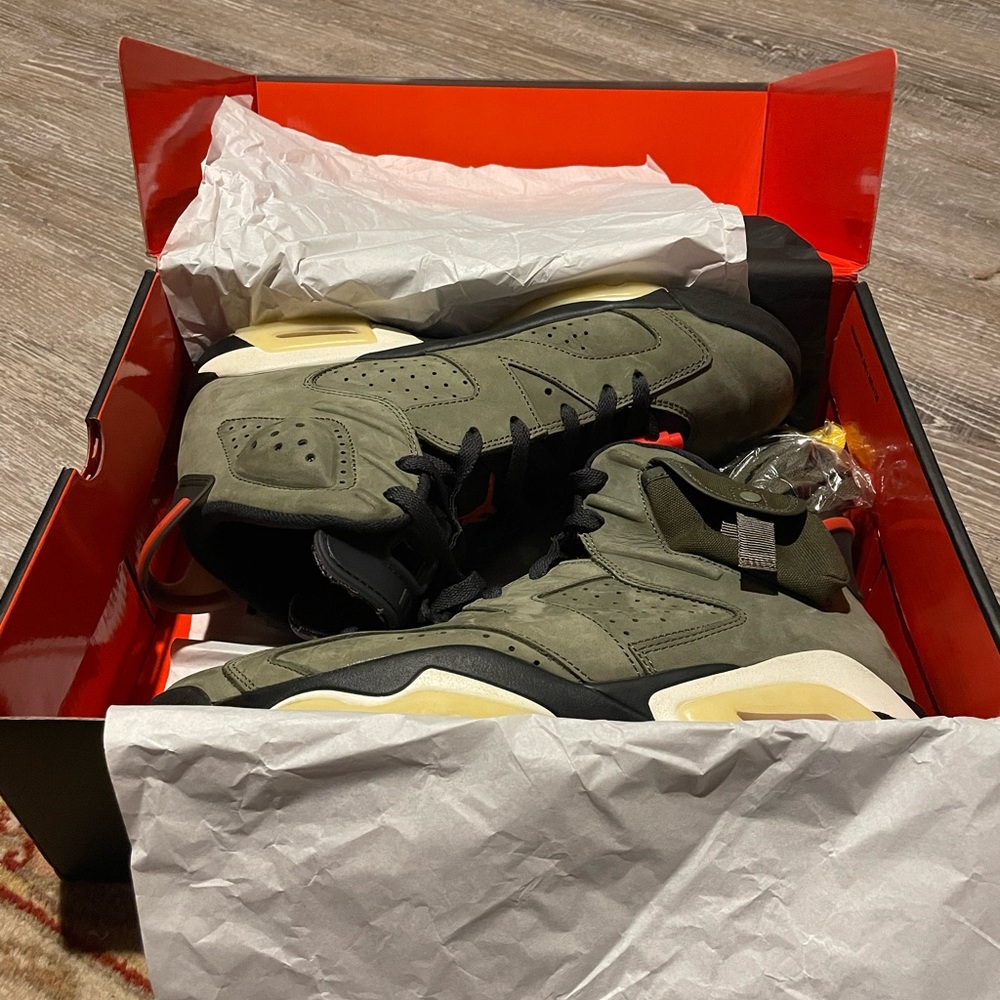 Travis Scott x Jordan 6